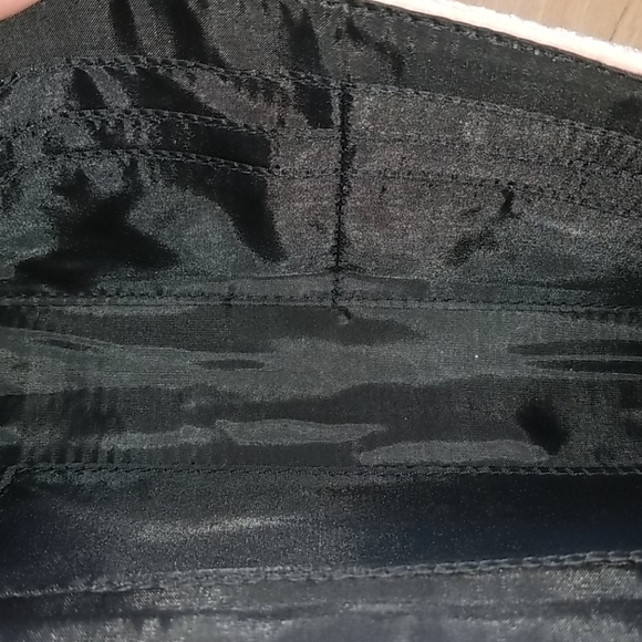 GUESS Crossbody - Picture 4 of 4